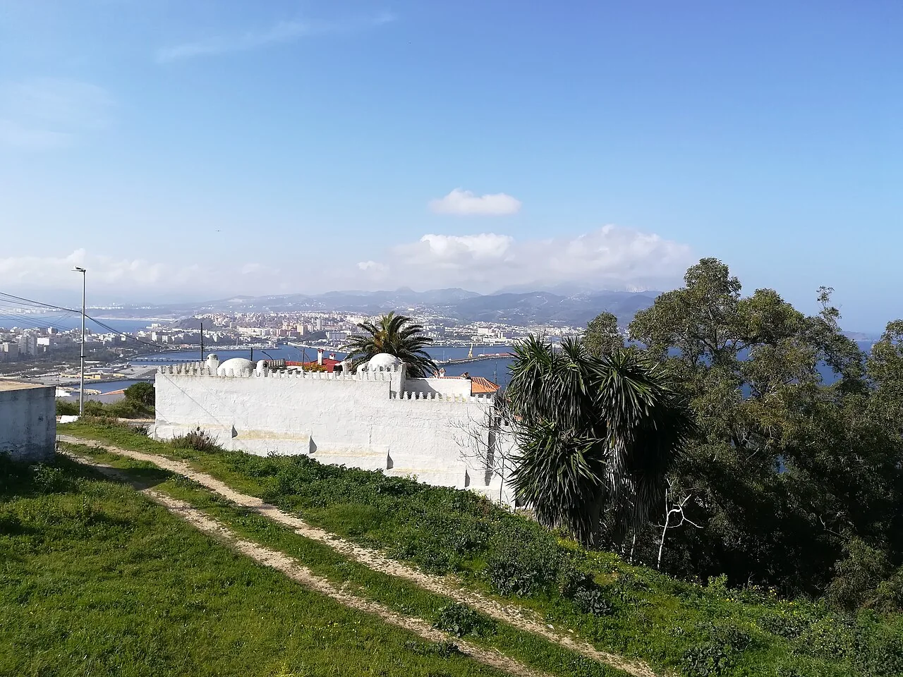 Vista de la costa y la ciudad de Ceuta